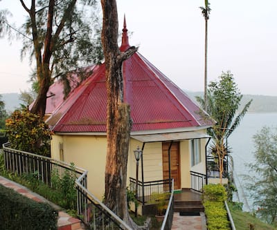 https://imgcld.yatra.com/ytimages/image/upload/t_hotel_yatra_city_desktop/v1438860503/Domestic Hotels/Hotels_Port Blair/Hotel Megapode Nest/Nicobari_Cottage.jpg